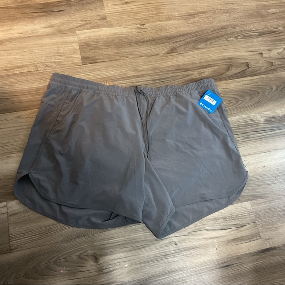 Columbia Gray Omni shield Short Size 3XL NWT - Picture 2 of 9